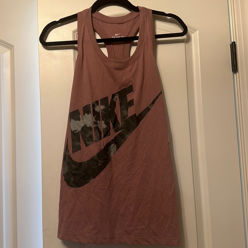 NWT SLEEVELESS NIKE